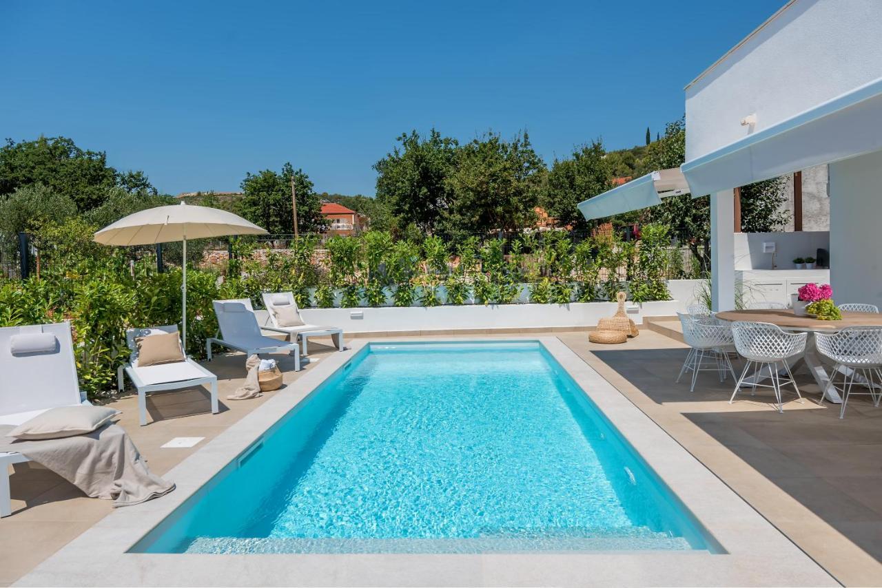 Marula Holiday Home - With Heated Pool Marina Kültér fotó