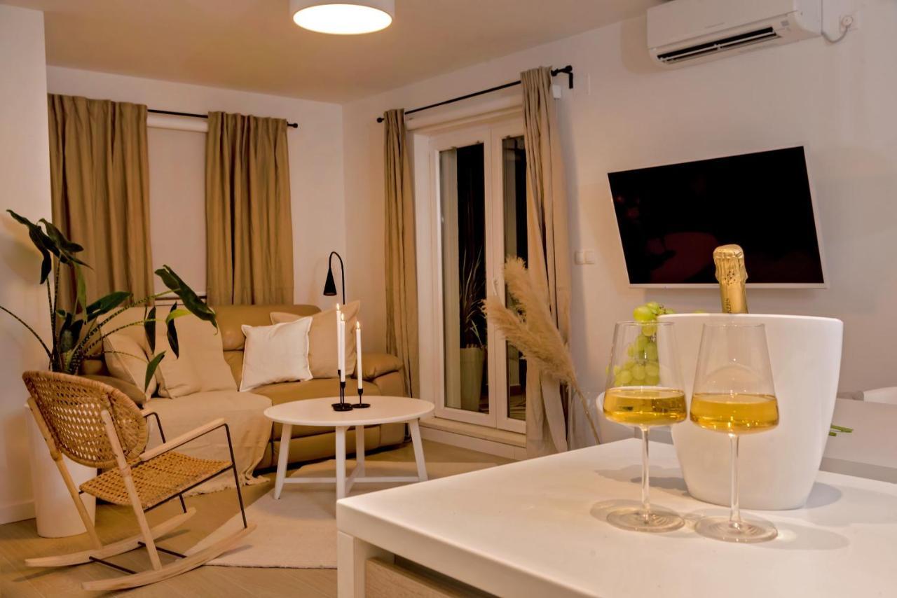 Marula Holiday Home - With Heated Pool Marina Kültér fotó