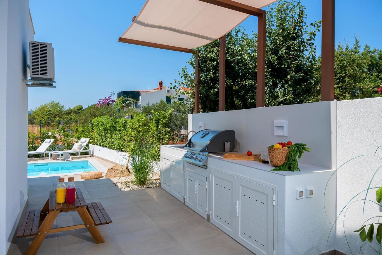Marula Holiday Home - With Heated Pool Marina Kültér fotó