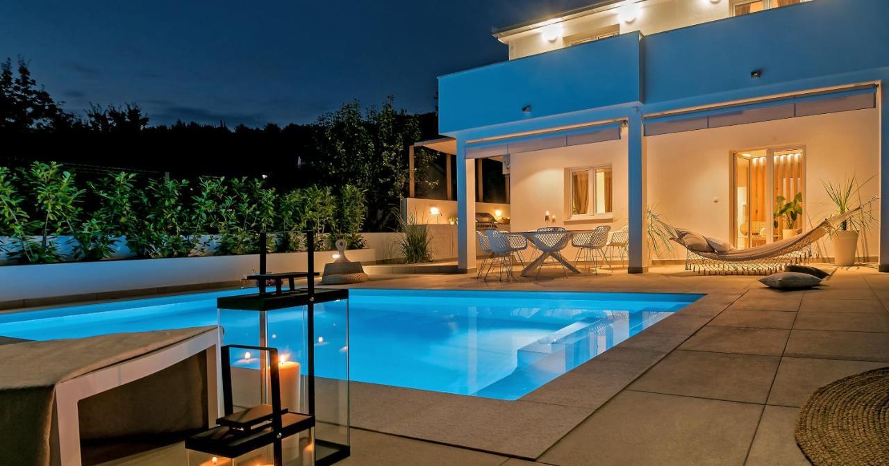 Marula Holiday Home - With Heated Pool Marina Kültér fotó