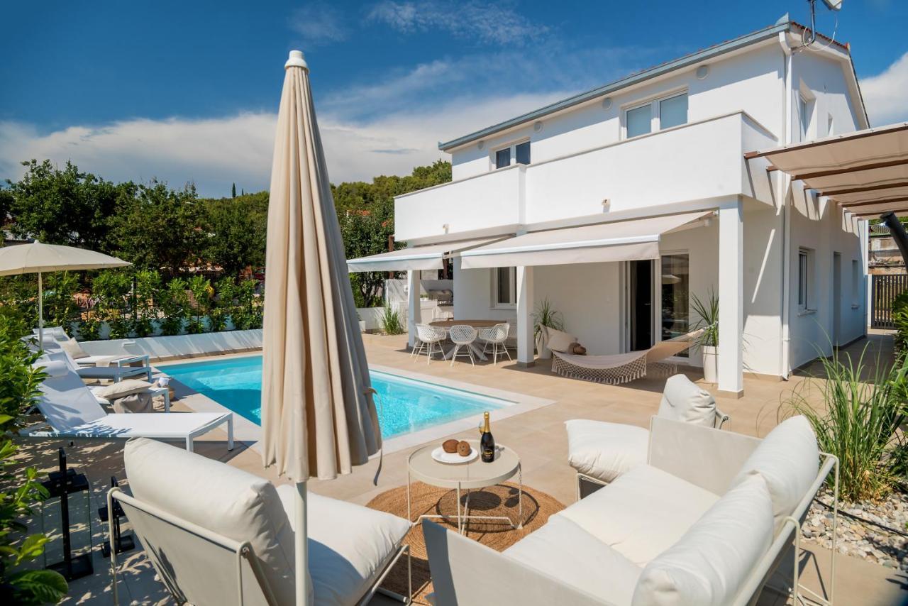 Marula Holiday Home - With Heated Pool Marina Kültér fotó